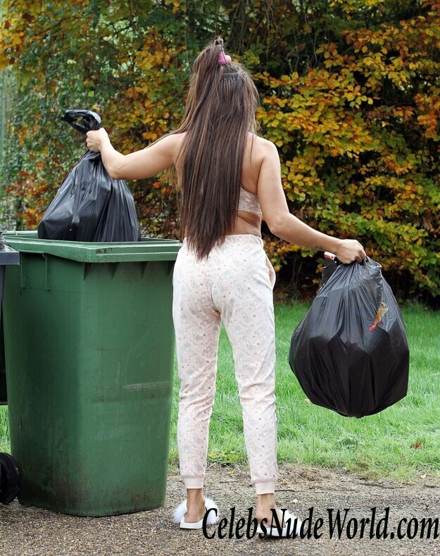 Katie Price Cleavage 105645