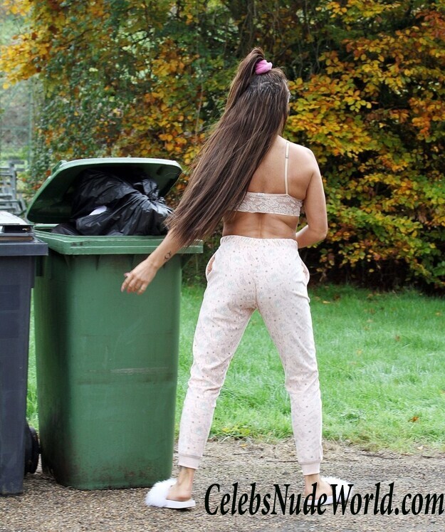 Katie Price Cleavage 105689