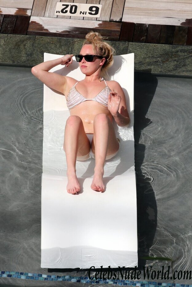 Jorgie Porter Bikini 105866