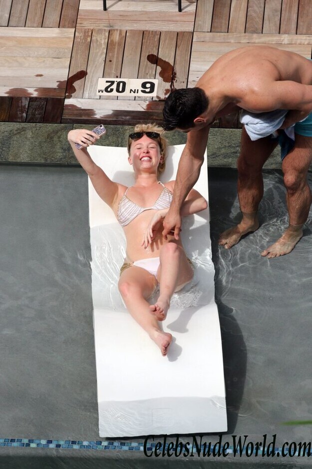 Jorgie Porter Bikini 105867