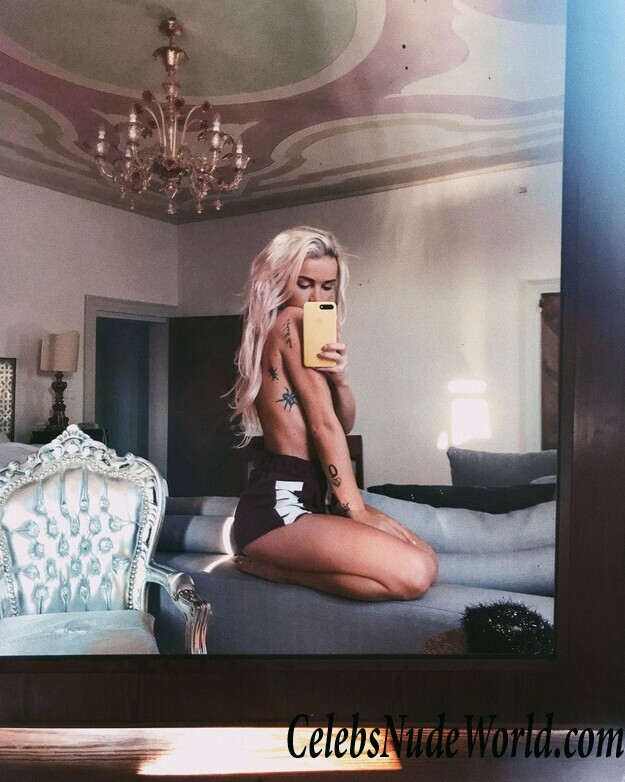 Julia Kuczynska Sexy 105930