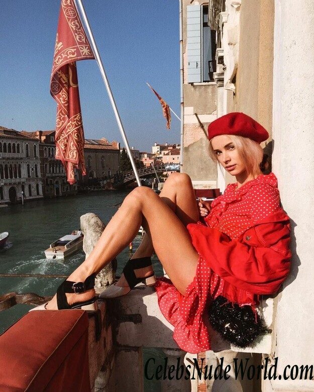 Julia Kuczynska Sexy 105938