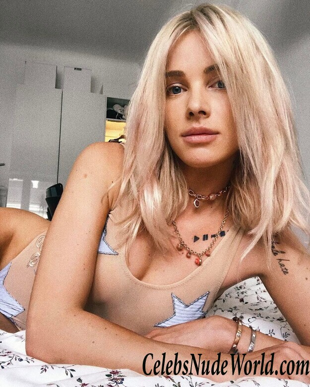 Julia Kuczynska Sexy 105984