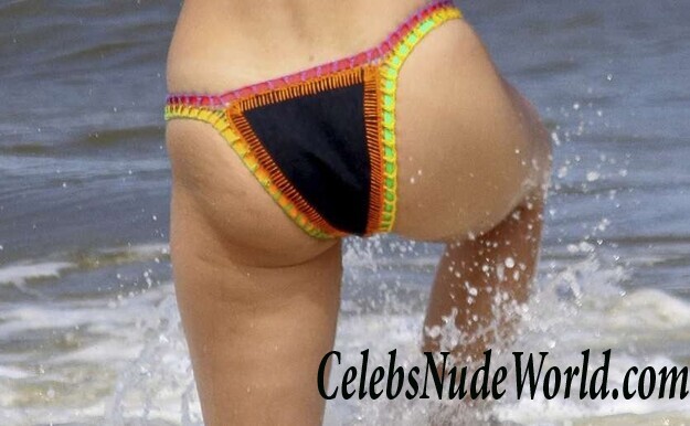 Kelly Brook bikini pics 106017