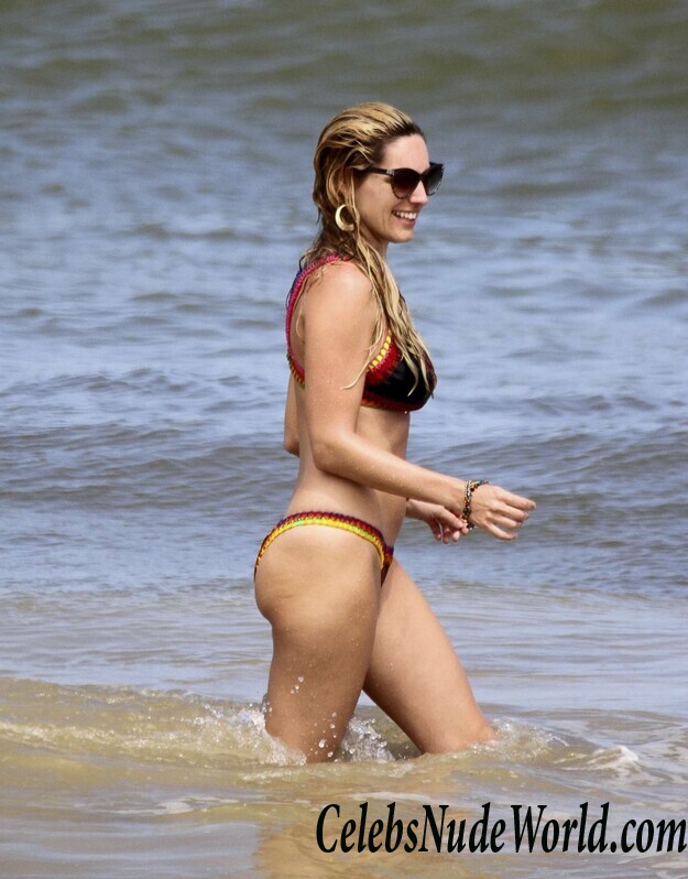 Kelly Brook bikini pics 106019