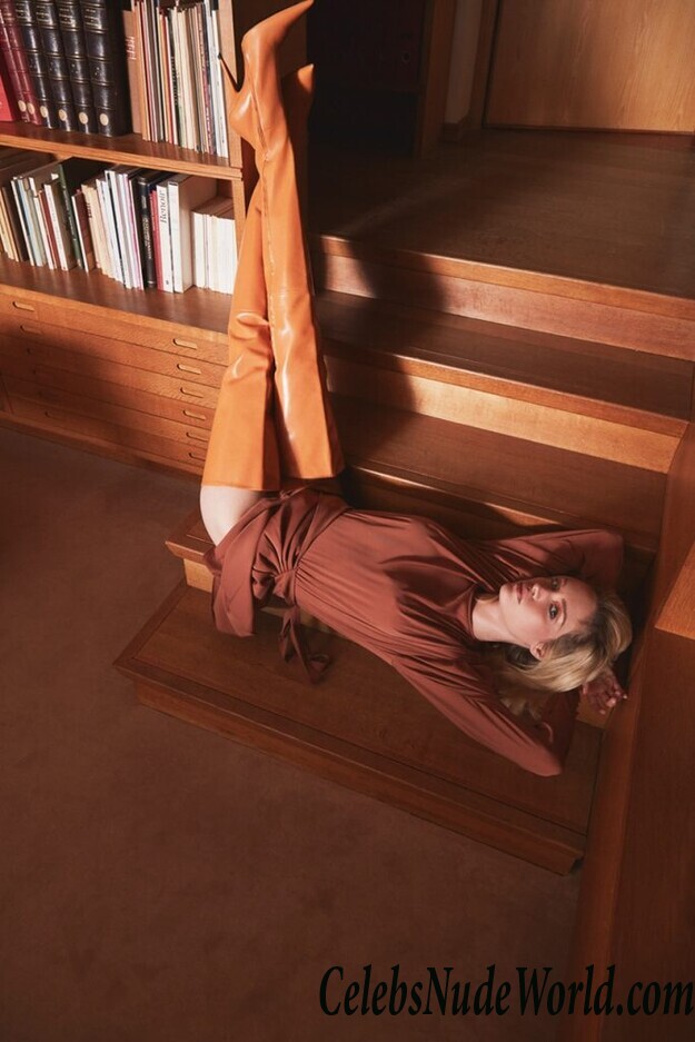 Julie Ordon Gets Naked In Her Latest Spread 106508