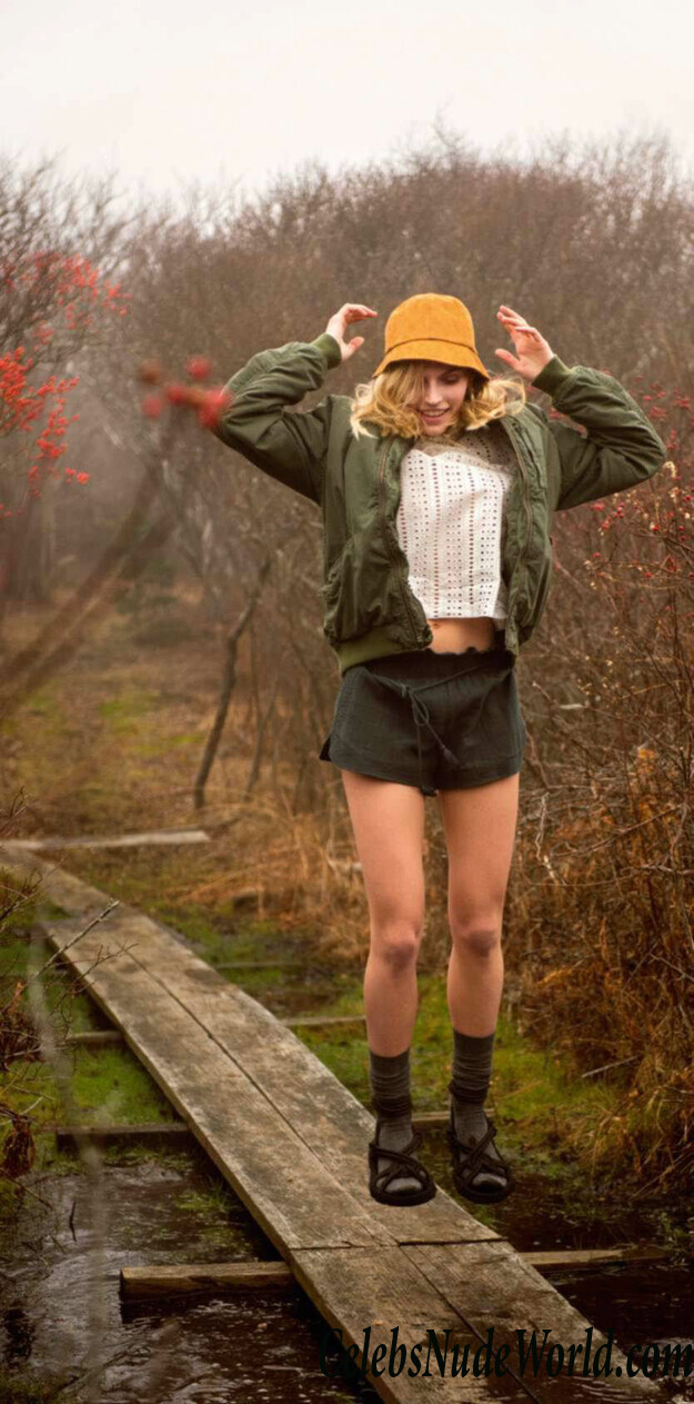 Karlina Caune Hot 107049