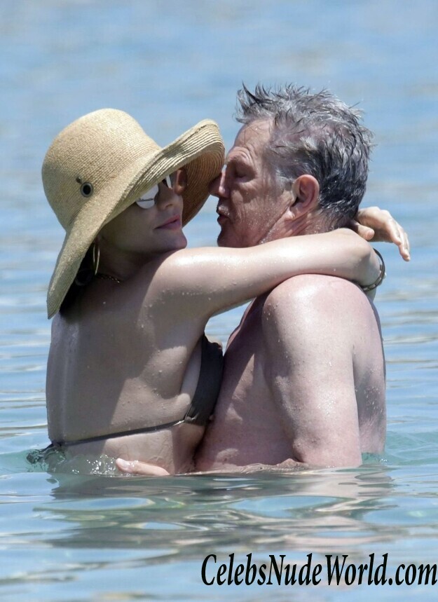 Katharine McPhee Underboob 107254