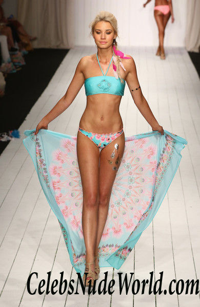 Josey Auguste Hot 107367