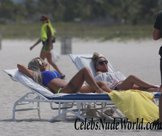 Katie Price Bikini Beach Photos 107561