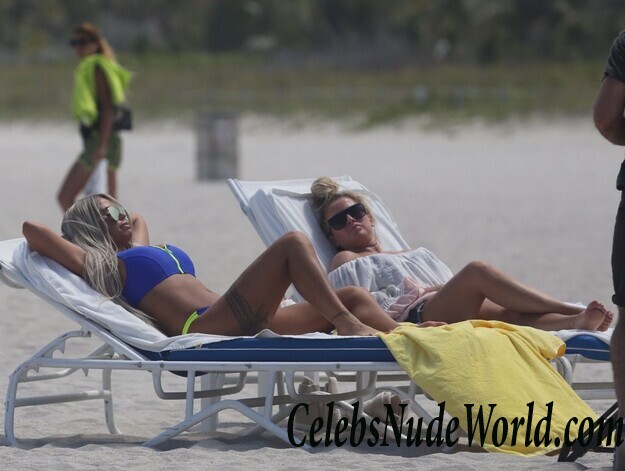 Katie Price Bikini Beach Photos 107563