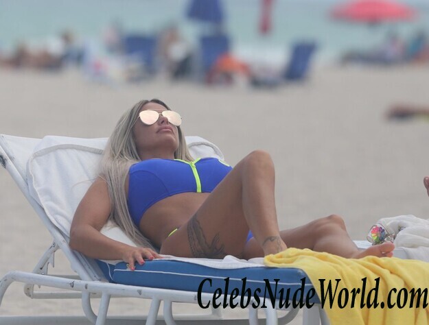 Katie Price Bikini Beach Photos 107568