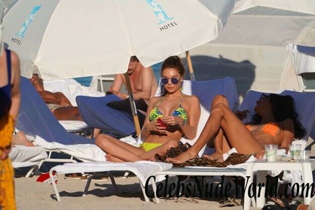 Julia Pereira Bikini 107716