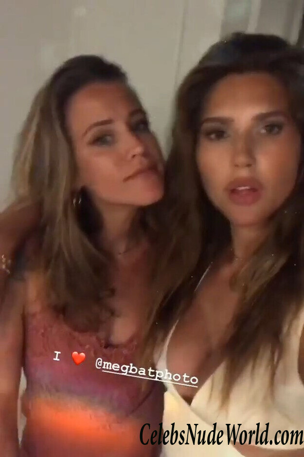 Kara Del Toro Topless 107894