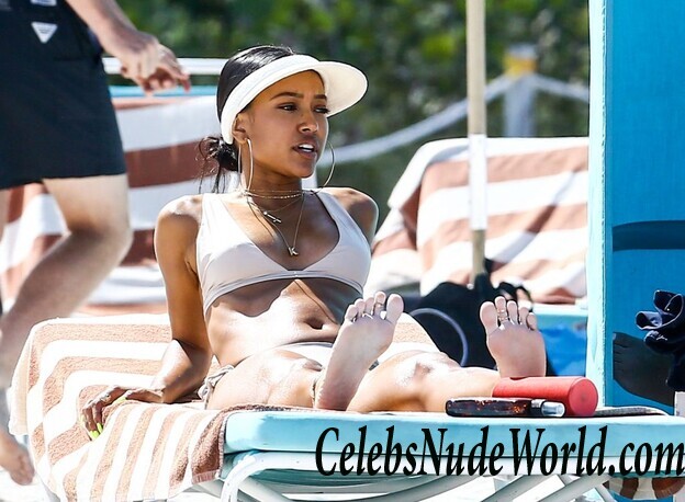 Karrueche Tran Looks Banging In Bikini 107940