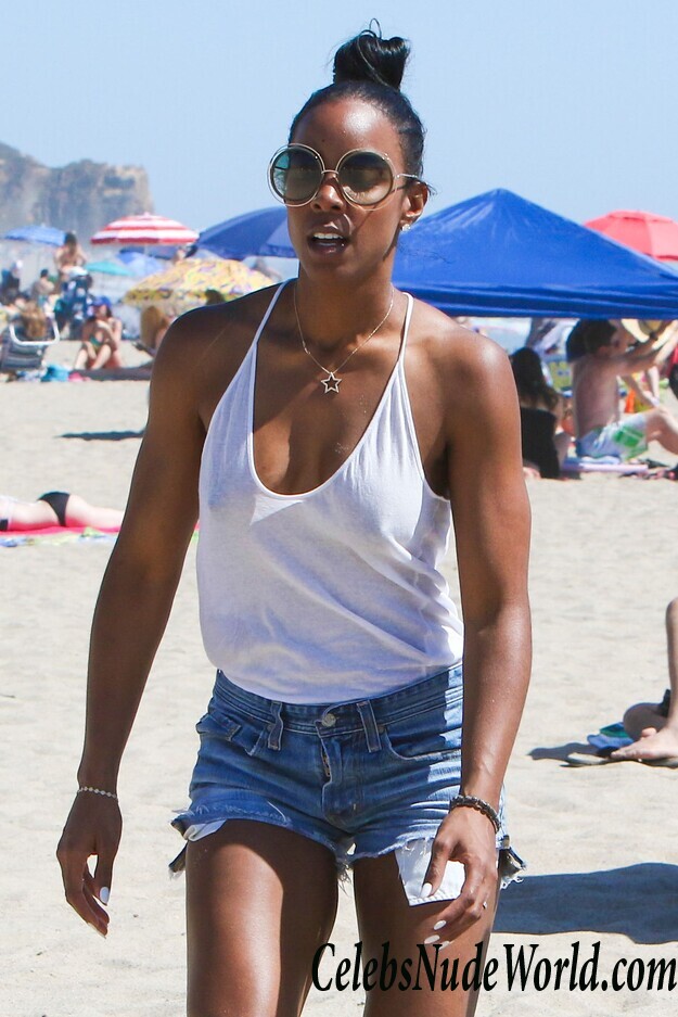 Kelly Rowland Braless Photos 107953