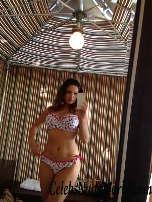 Pretty Kelly Brook leaked photos 108140