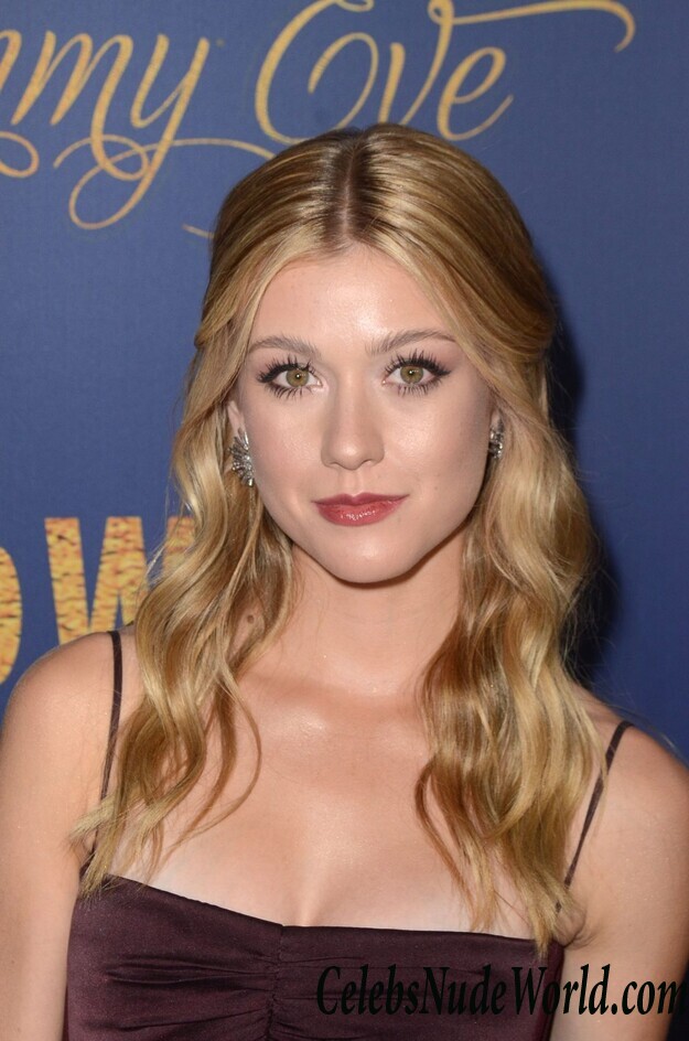 Katherine McNamara Cleavage 109202