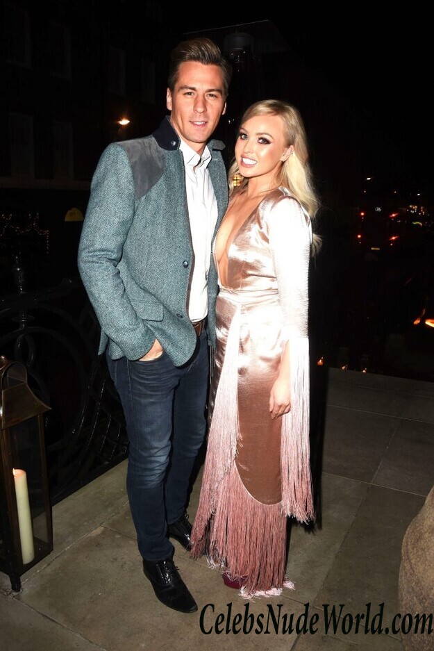 Jorgie Porter Braless 109261