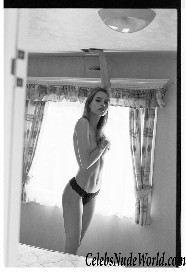 Karola Warzecha Topless 109305