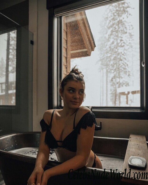 Kalani Hilliker Erotic 109354