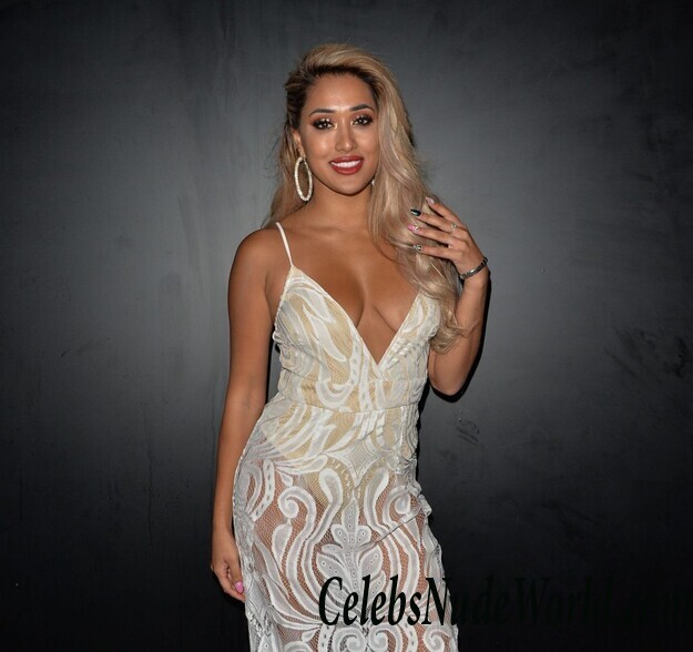 Kayleigh Morris, Zahida Allen, Helen Briggs Cleavage 109489