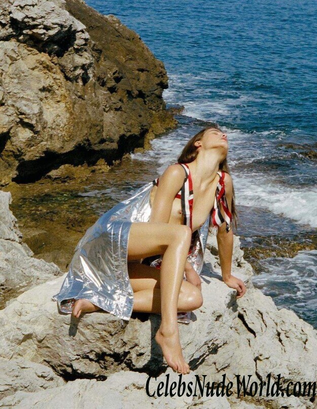 Julia Van Os: Naughty Nature Girl 110065