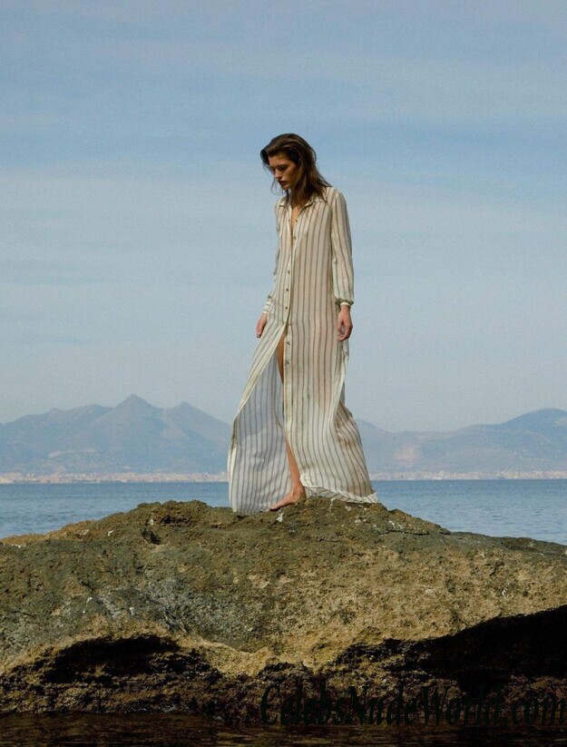 Julia Van Os: Naughty Nature Girl 110071