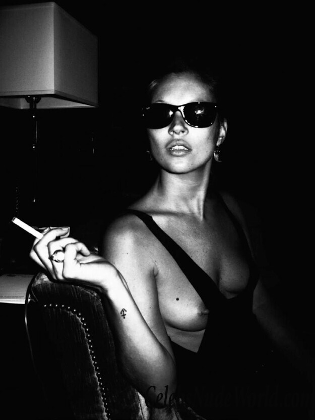 Kate Moss Topless Photos 110500