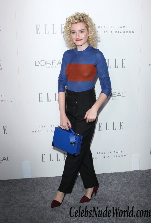 Julia Garner See Through 110781