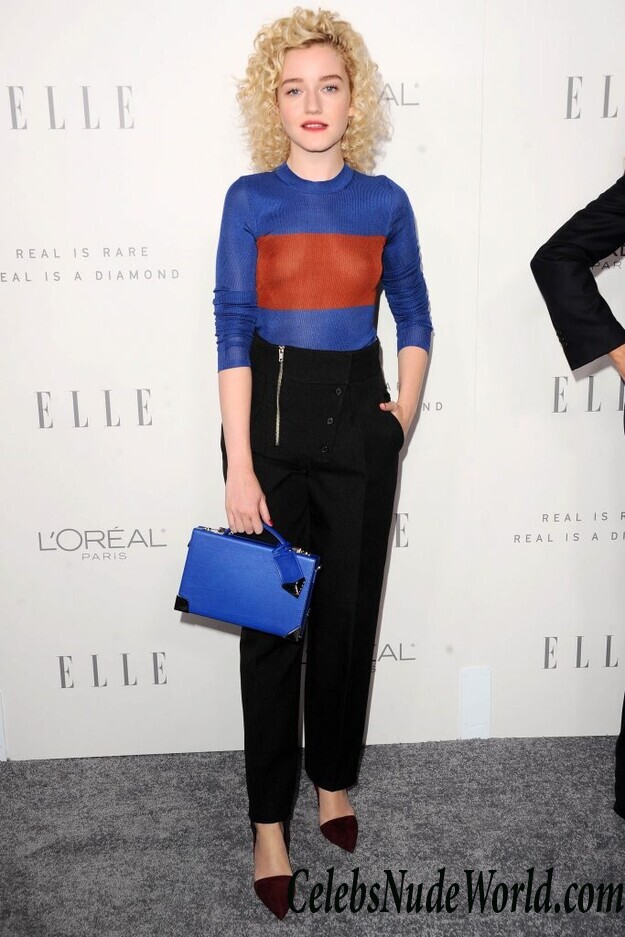 Julia Garner See Through 110783