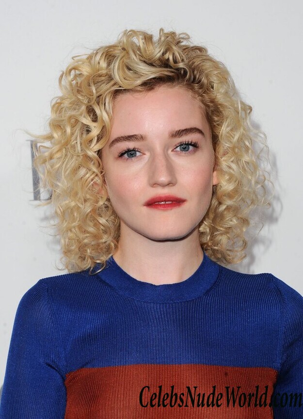 Julia Garner See Through 110785