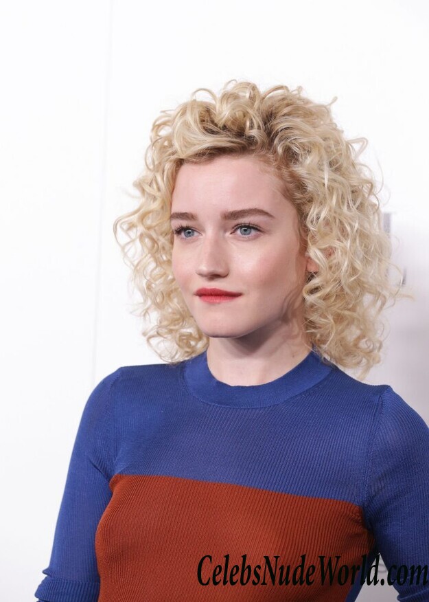 Julia Garner See Through 110787