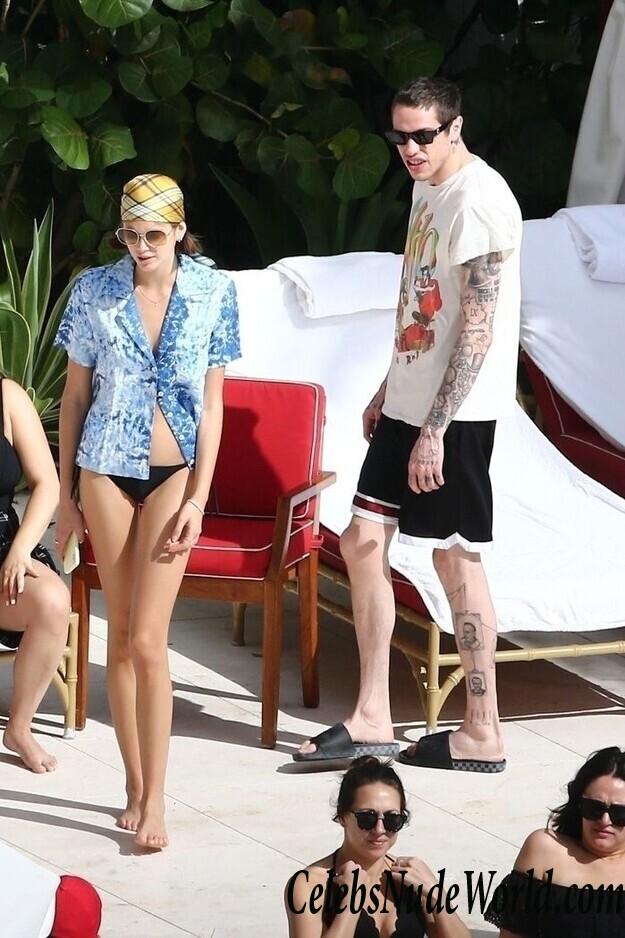 Kaia Gerber Bikini 110798