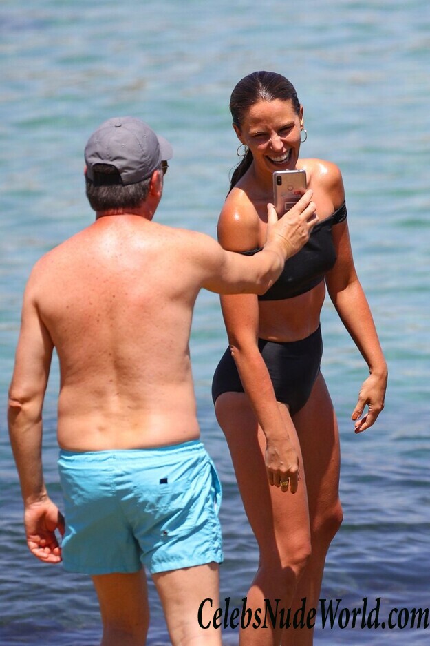 Jodi Gordon Bikini 110812