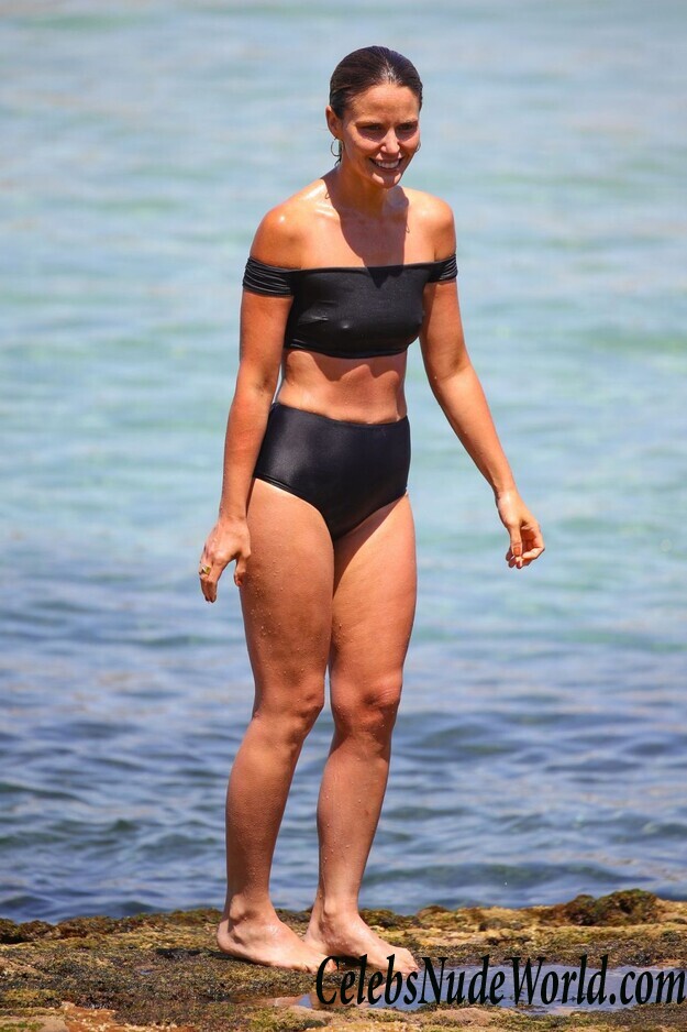 Jodi Gordon Bikini 110822