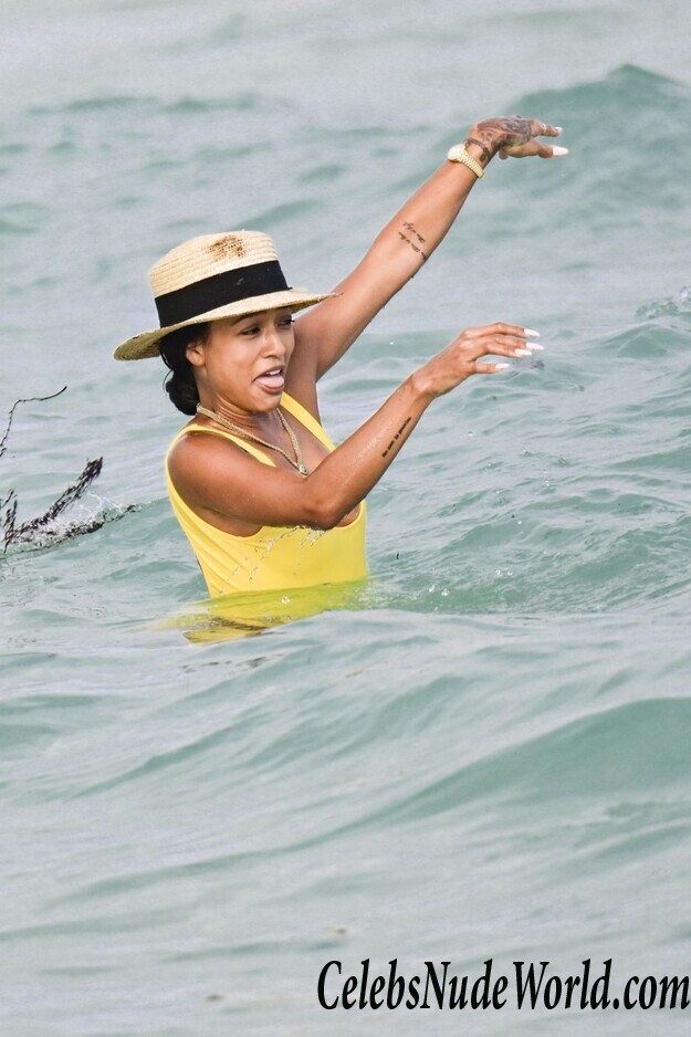 Karrueche Tran Sexy 111026