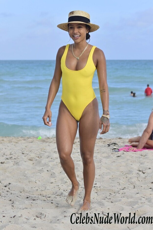 Karrueche Tran Sexy 111035