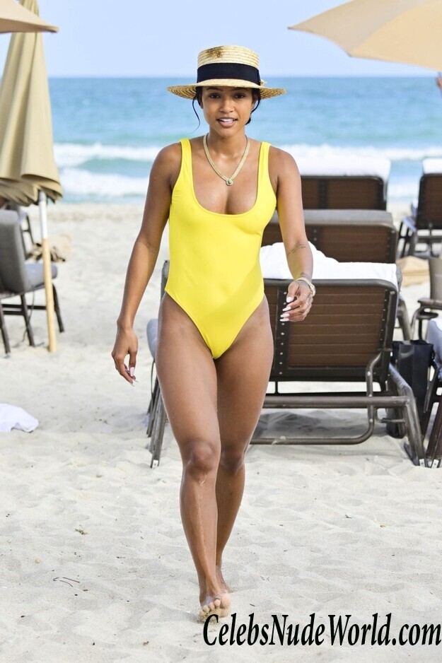 Karrueche Tran Sexy 111037