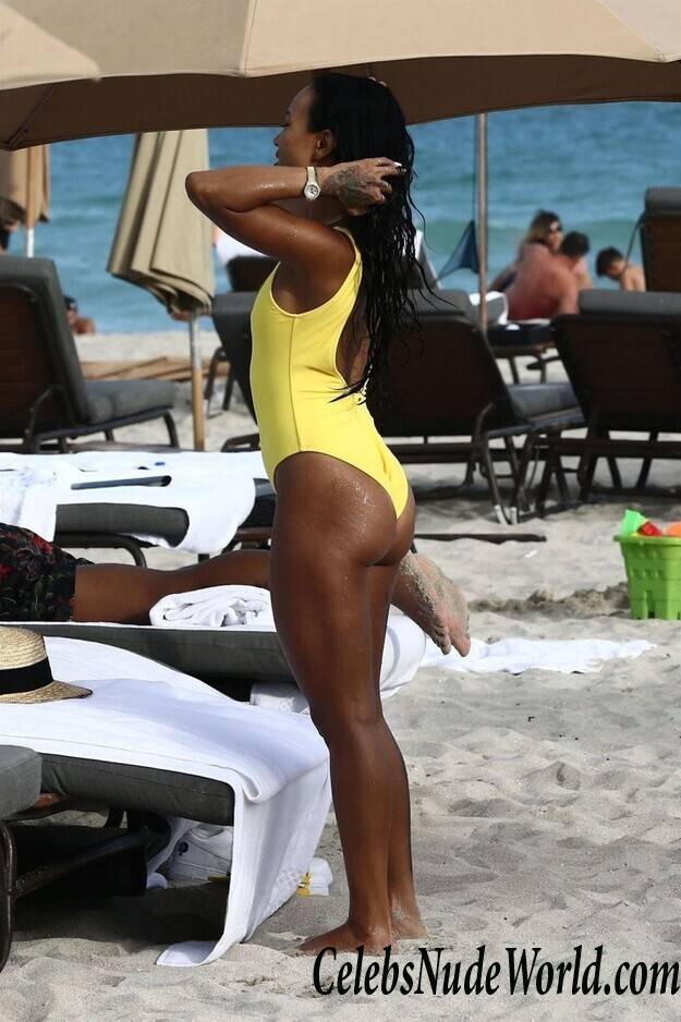 Karrueche Tran Sexy 111042