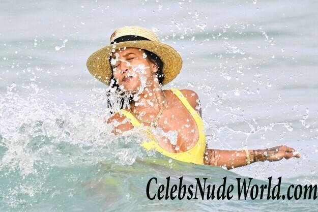 Karrueche Tran Sexy 111046