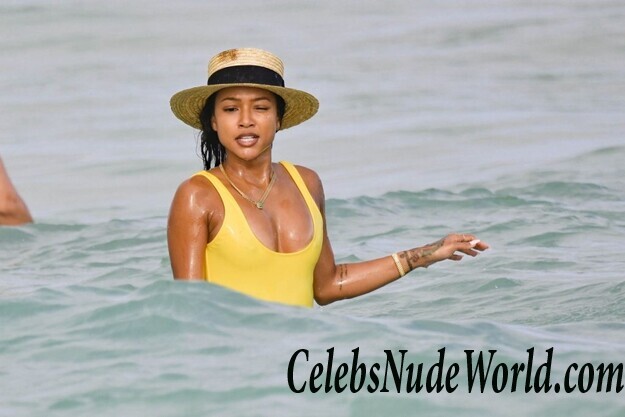 Karrueche Tran Sexy 111048