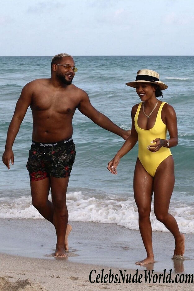 Karrueche Tran Sexy 111052