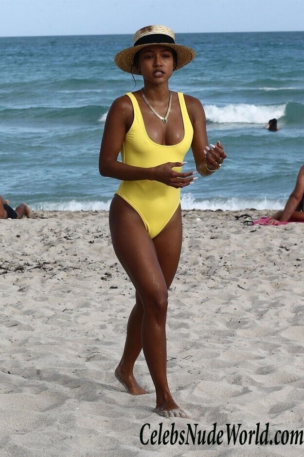 Karrueche Tran Sexy 111055