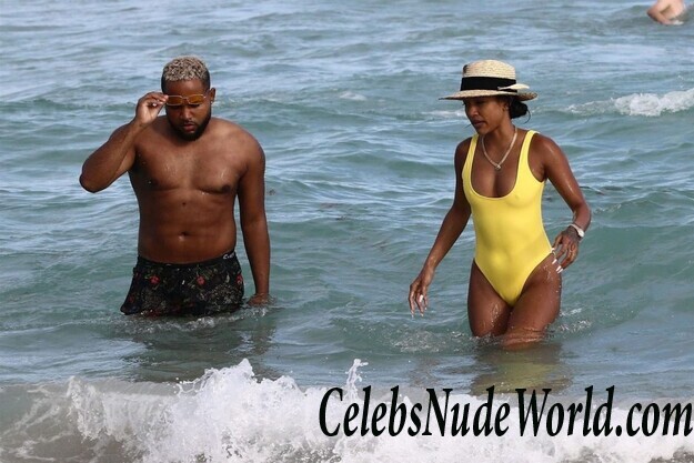 Karrueche Tran Sexy 111067