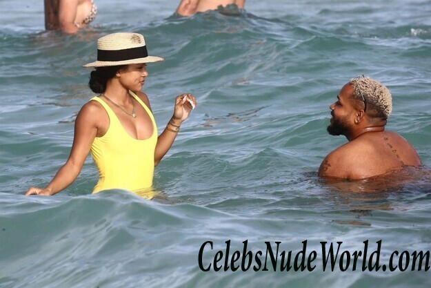 Karrueche Tran Sexy 111076