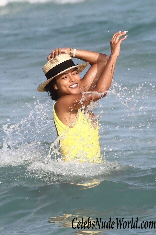 Karrueche Tran Sexy 111077
