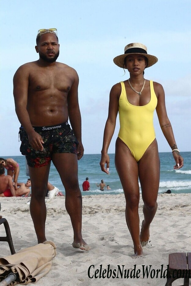 Karrueche Tran Sexy 111081