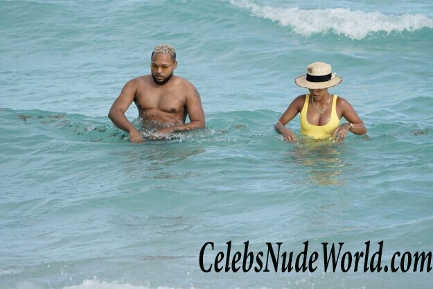 Karrueche Tran Sexy 111137