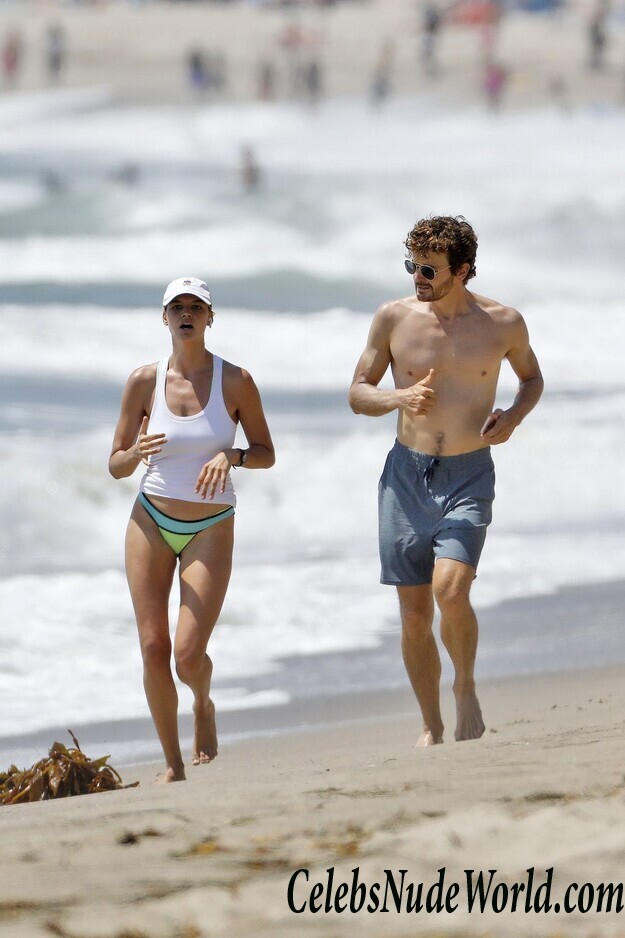 Kelly Rohrbach Bikini 111245